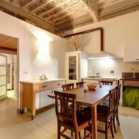 Apartment Pitti 24 *