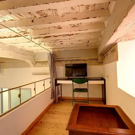 Apartment Pitti 24 *
